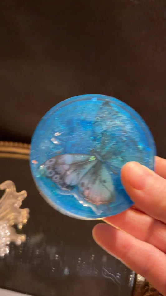 herb grinder with butterfly